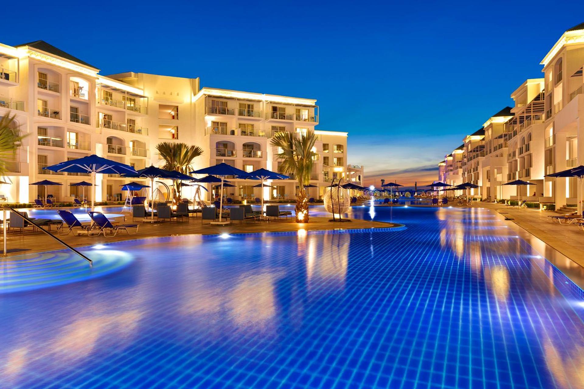Pickalbatros Blu Spa Resort - Adults Friendly 16 Years Plus- Ultra All-Inclusive Хургада Екстериор снимка The pool at the Sheraton Nha Trang Hotel & Spa Resort